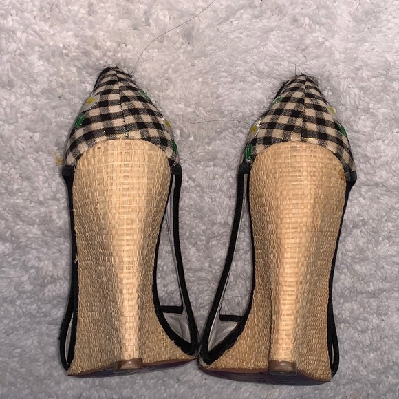 Betsey Johnson White Tulip Picnic Cutout Wedge picnic park photoshoot TikTok - Picture 5 of 6